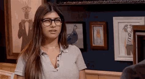 mia khalifa desnuda gif|Mia Khalifa Desnuda Gif Porn Videos